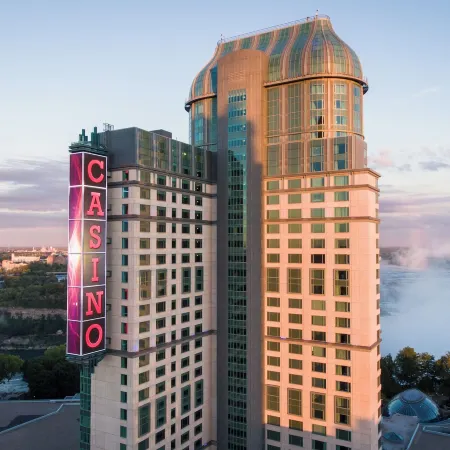 THE BROCK NIAGARA FALLS FALLSVIEW, TAPESTRY BY HILTON Отели рядом с достопримечательностью «Птичье Королевство»