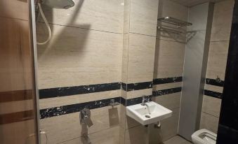 Hotel Aapno Shyam And Restaurant