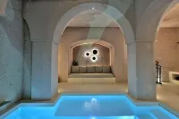 西穆爾格洞穴屋 - 私人泳池