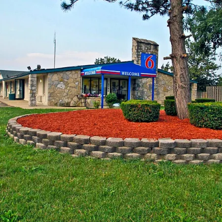 Motel 6 Kalamazoo, MI