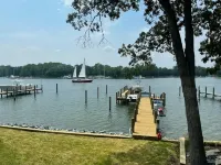 Renovated, Waterfront, Large Private Deep Water Dock, Cowboy Pool, Fire Pit