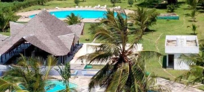 Lux Suites Golden Sun Studio Apartments Hotéis em Diani Beach