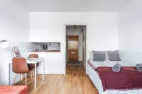 Modern & Central Studio Apartment with Balcony Hotels near Shopping Center Karisma