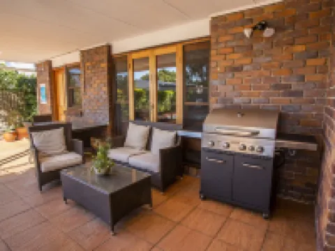 Ainslie Manor Guest House Hotels in Redcliffe