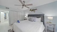 Pura Vida 2 Bedroom Condo by RedAwning - Balkoner