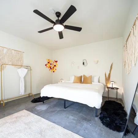 Casa Lumos - Minimalist Comfort Suites in Centro Historico