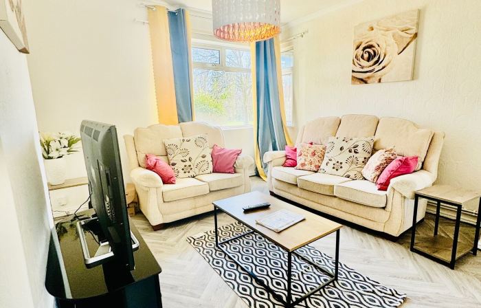 Birmingham 3 Bedrooms- Sleeps 6- Free Parking