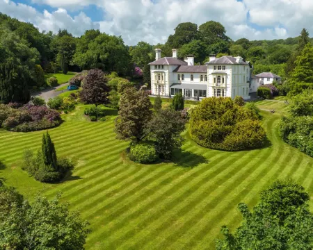 ザ ファルコンデール アット ランペター ランピターのホテル