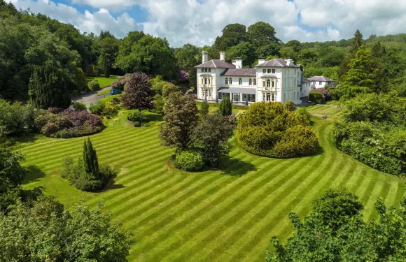 蘭彼得獵鷹谷酒店