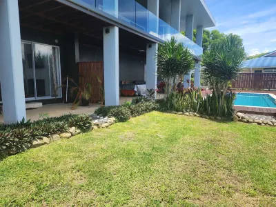 Nikao Hillside Suite Hoteles cerca de Black Rock Beach and Nikao Social Centre