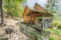 Hunter's Hideaway 2 Bedroom Cabin by RedAwning