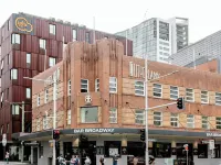 Bar Broadway Hotels in Chippendale