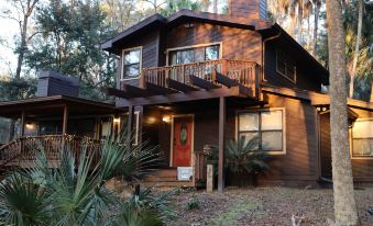 Dunnellon Dreams 3 Bedroom Home by RedAwning