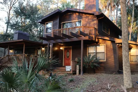 Dunnellon Dreams 3 Bedroom Home by RedAwning Отели в г. Даннеллон