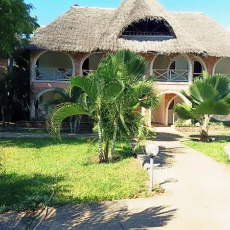 Raquel's Bliss Hotel Diani