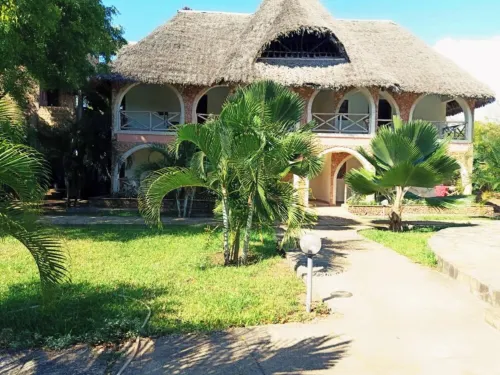 Raquel's Bliss Hotel Diani