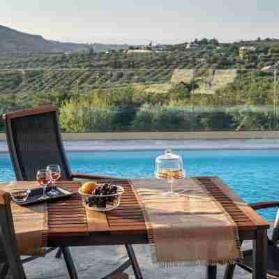 Brand New Villa Plyto - Amazing Views - Heated Pool Fitness & Recreational Facilities