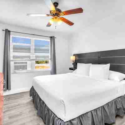 Beach Life in Hollywood Rooms