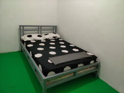 G Land Backpacker Hotel dekat KUA Kecamatan Srono