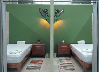 Escentrike Hostal