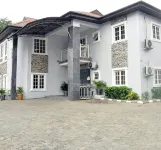 Royal Vantage Hotel and Suites