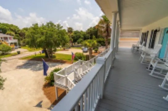 Private Pool and Screened Porch - Serene Coastal Haven