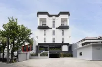 Cove Odilia Suite Hotel in zona Museum Di Tengah Kebun
