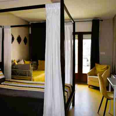 Les Remparts Rooms
