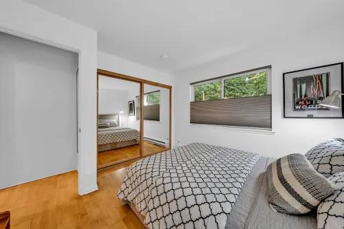 Mill Valley Apartment: Walking Distance to DT