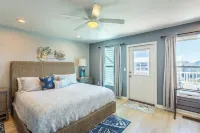 Seacliffs Gulf Views 3/3.5 Dog Friendly/Steps to beach/ Elevator - SPECIALS!