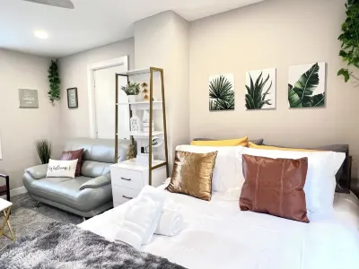 The Loft- Adorable Studio, Valparaiso University Short Term stays Chapel of the Resurrection附近的飯店