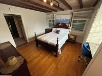 New- House in Gorgeous Melbourne Downtown on Main Street.