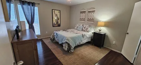 Charming 1 - bedroom apartment in welcoming Texas City