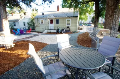 Beautiful Bungalow Next to Unc-Free Cruiser Bikes!