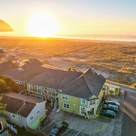 Inn of the Four Winds Seaside Oceanfront