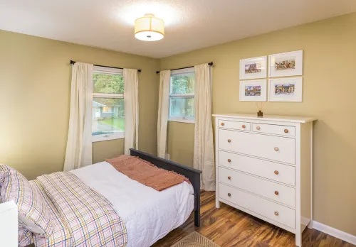 Charming 4-bedroom, family-friendly home in Excelsior. Walkable to everything. Hotels in Excelsior