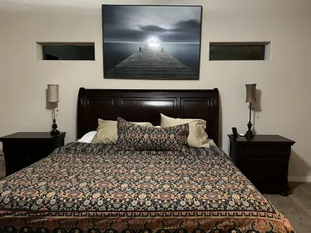 Shared Pool,tennis court,golf course. Free high speed internet/ wifi.