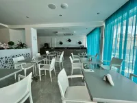 Sunny Blue Hotel - Homestays