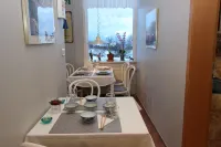 The Viking Country Club - breakfast