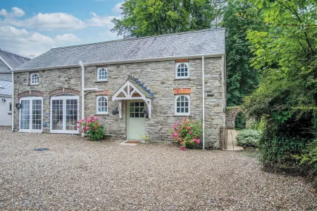 The Stables - 2 Bedroom Cottage - Princes Gate Отели в г. Нарберт