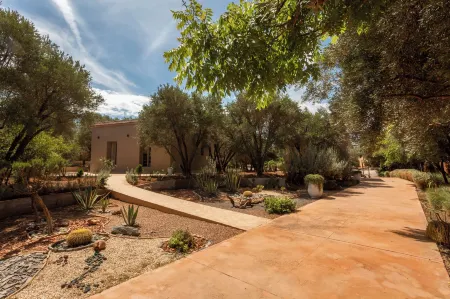 Atlas Luxury Garden Отели в г. Ань