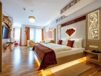 Schlosshotel Lacknerhof Hotels in Flachau