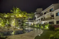 Family Room in Coronado Luxury Club & Suites - parking