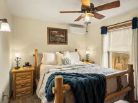 Spacious 5-bedroom country house in tranquil Blakeslee with WiFi, AC Hotels in Tunkhannock Township