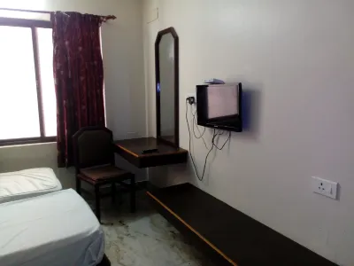 Hotel Visaka Hotels near Our Lady of Snows Basilica