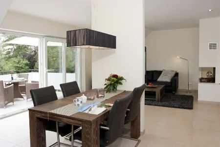 Exclusive 5-star vacation apartment in a top location, with sauna, fireplace & large balcony. Отели рядом с достопримечательностью «Alter Leuchtturm»