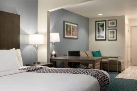 La Quinta Inn & Suites by Wyndham Peru Starved Rock St Park