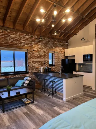 Amazing Industrial Studio Loft Apartment in Downtown Redmond