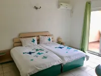 Beachfront Apartment with Pool & Tennis - Flic En Flac 利康住宿飯店