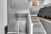 Modern 4-bedroom house near Lake Decatur